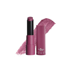 Italia Deluxe lip application in use demonstrating comfortable matte look benefit