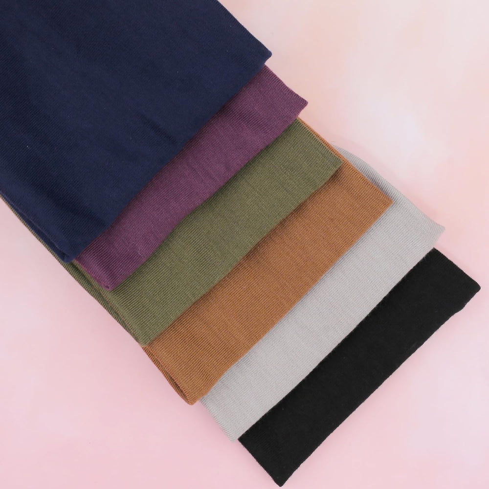 IVARYSS arranged color set worn with casual outfit for versatile styling benefit