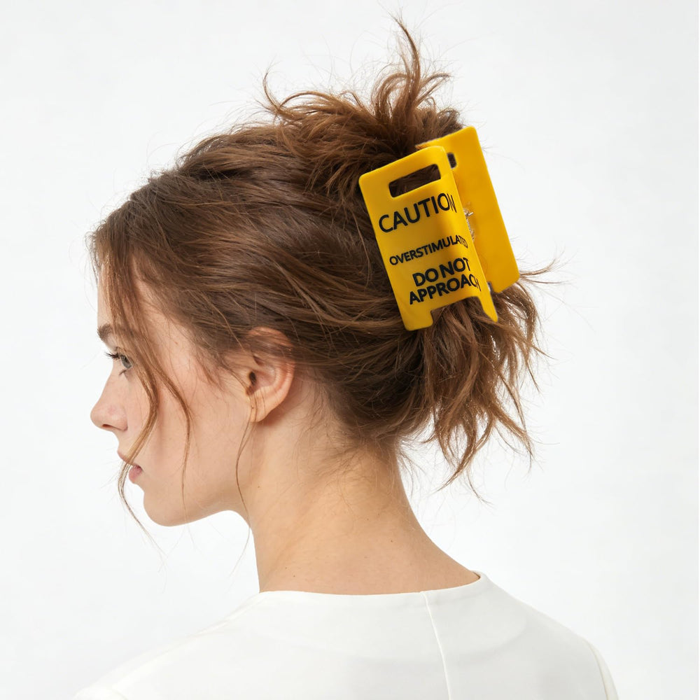 Ivyu clip placed on desk as mood accessory promoting playful communication at work