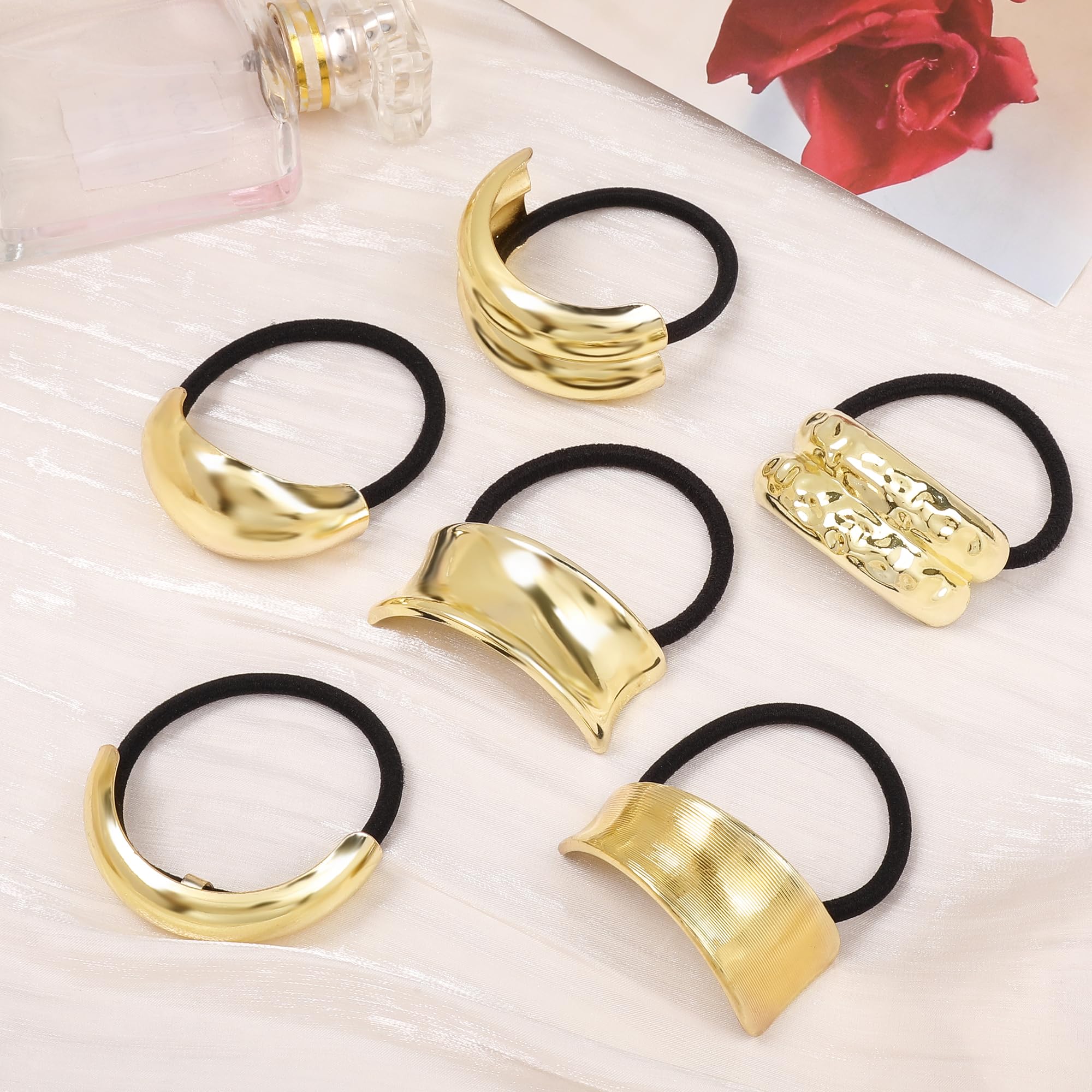 Ivyu close-up of gold cuff polish highlighting smooth, snag-free surface