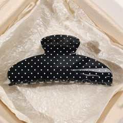 Ivyu clip styled at a brunch setting adding a polished, versatile accessory