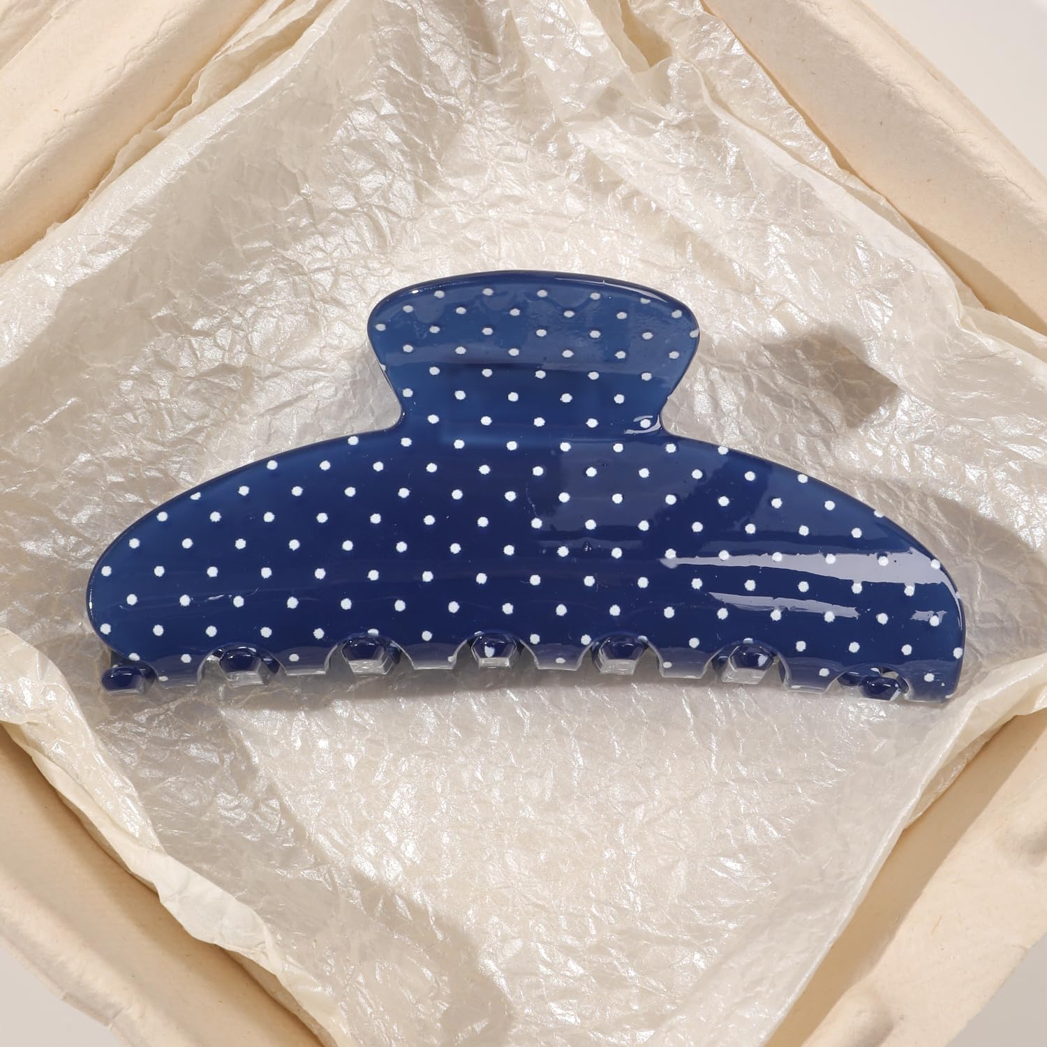 Ivyu clip in worn bun demonstrating comfortable all-day wear