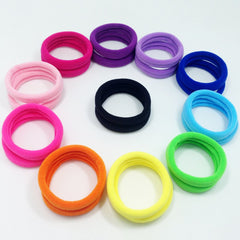 J-MEE in use holding a thick ponytail securely without creasing benefit