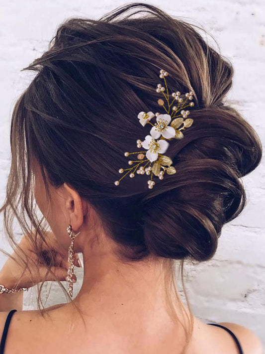 JAKAWIN front view gold leaf comb showing elegant design and bridal sparkle