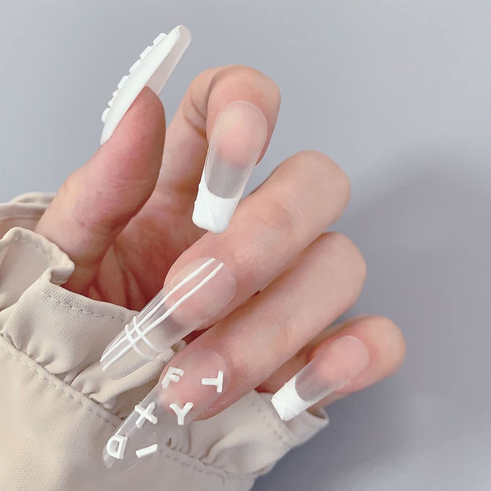 Jaliya hand flexing silicone mold to demonstrate flexibility and easy demolding