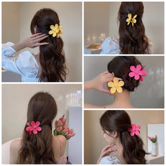 JANFUN clip holding a half-up hairstyle demonstrating secure everyday use
