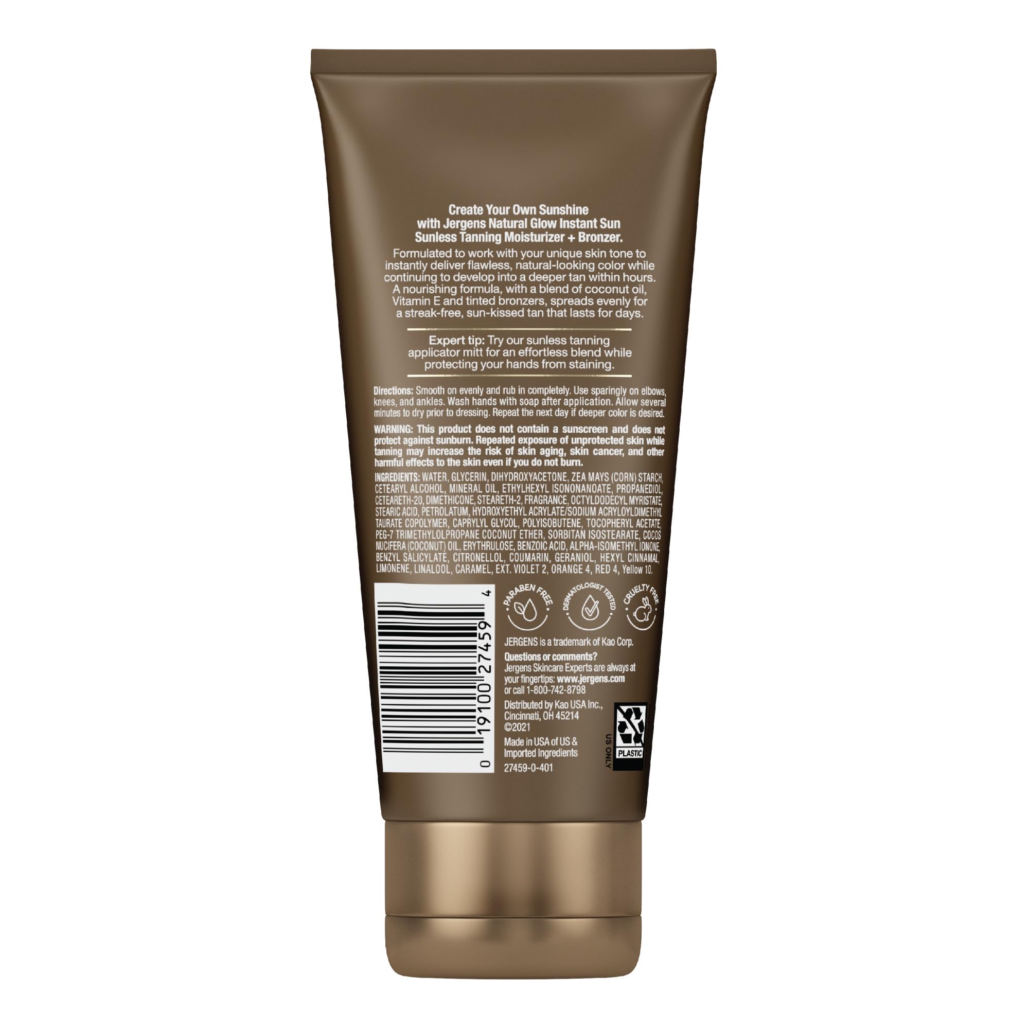 jergens in beach bag lifestyle image suggesting on-the-go fresh tan benefit
