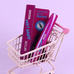 Jigott creamy mascara texture swipe illustrating smooth, buildable coverage