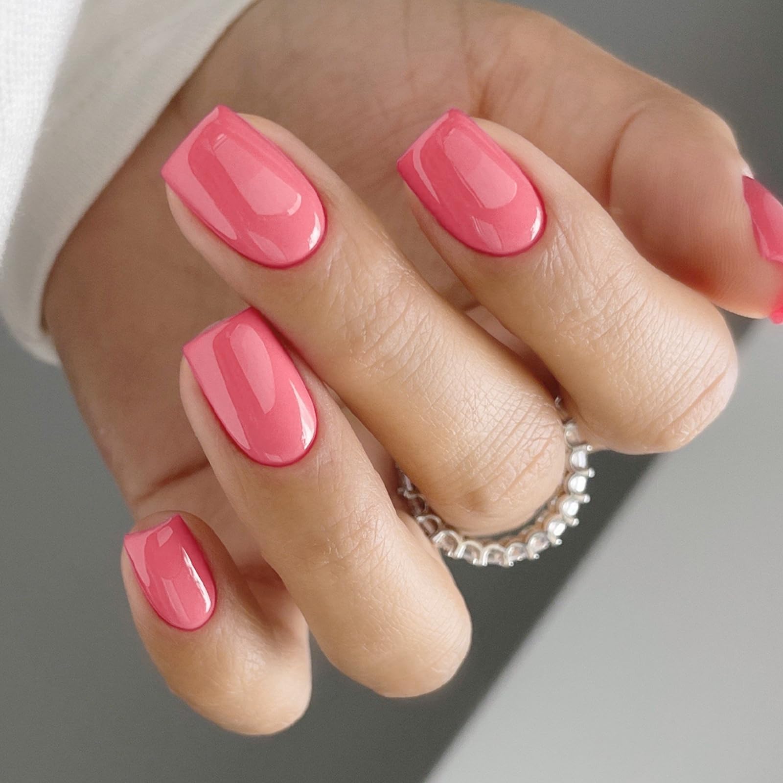 jmeowio close-up of semi-cured gel texture highlighting smooth finish and durability