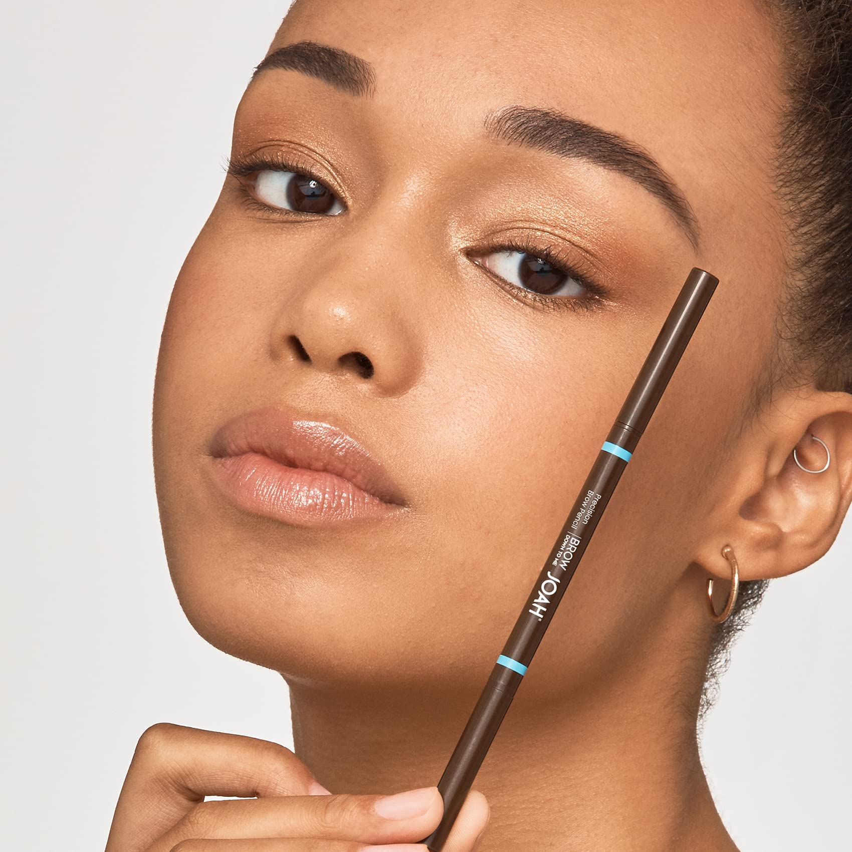 JOAH spoolie and gel detail highlighting blending and long-lasting hold benefits