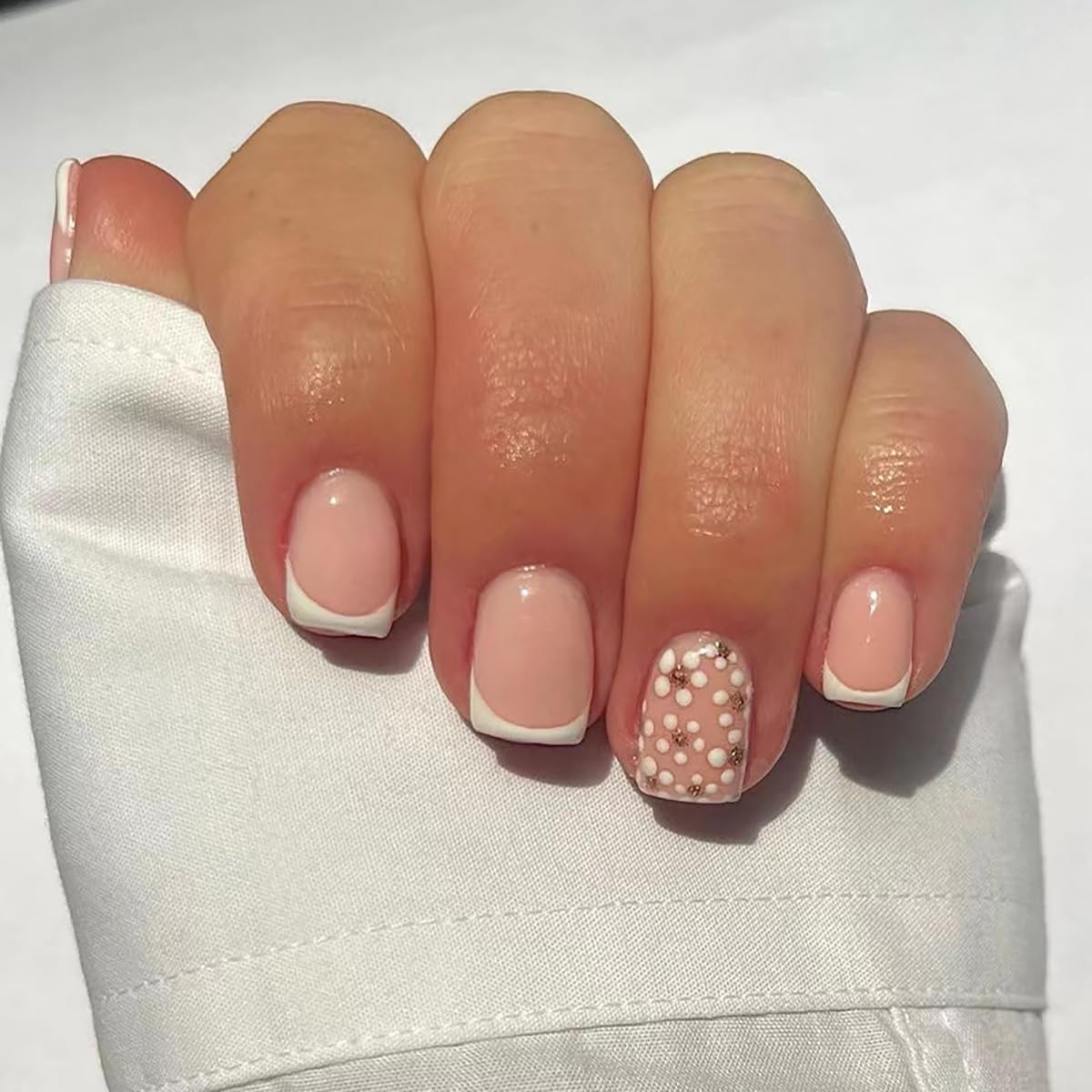 Jsiallye nails in use on hands lifestyle image showcasing salon look fast