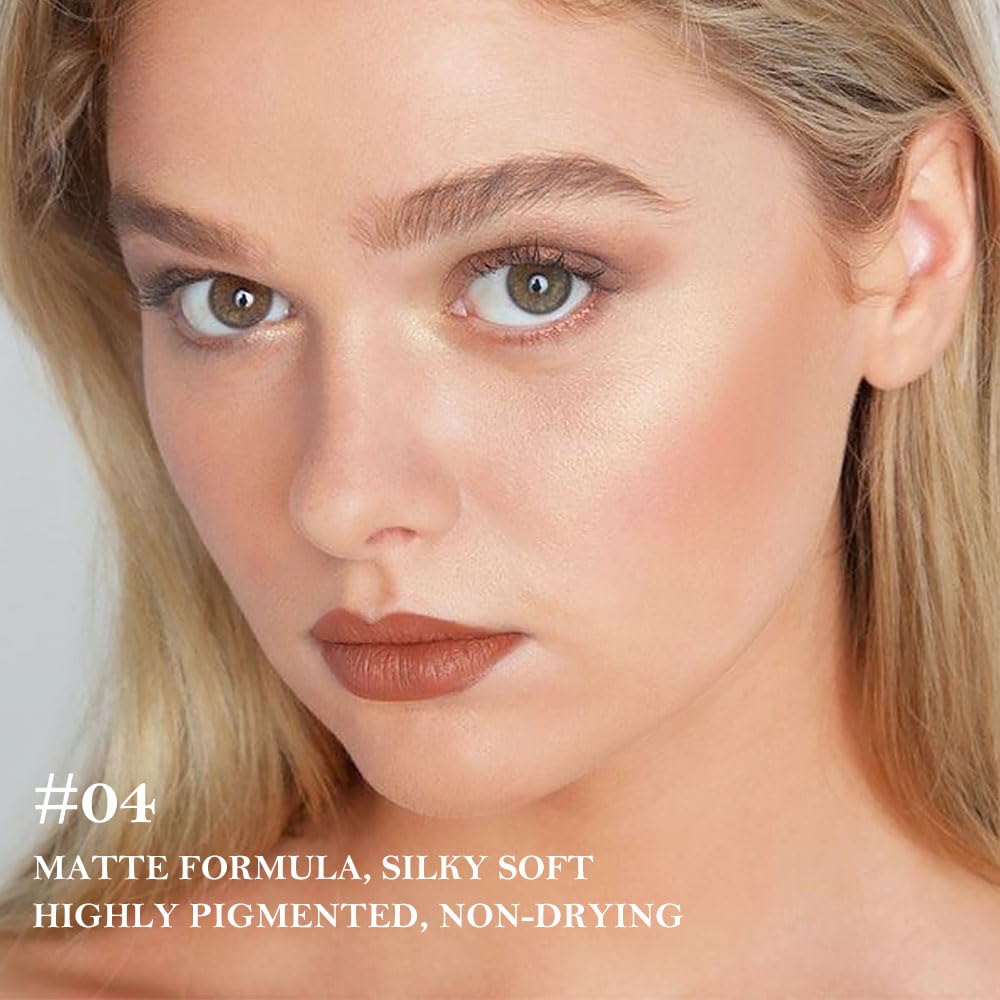 JUAAZIN pencil tip close-up highlighting creamy formula for precise lining