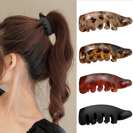 Jufenglin front view of leopard matte clip showing stylish look and secure hold