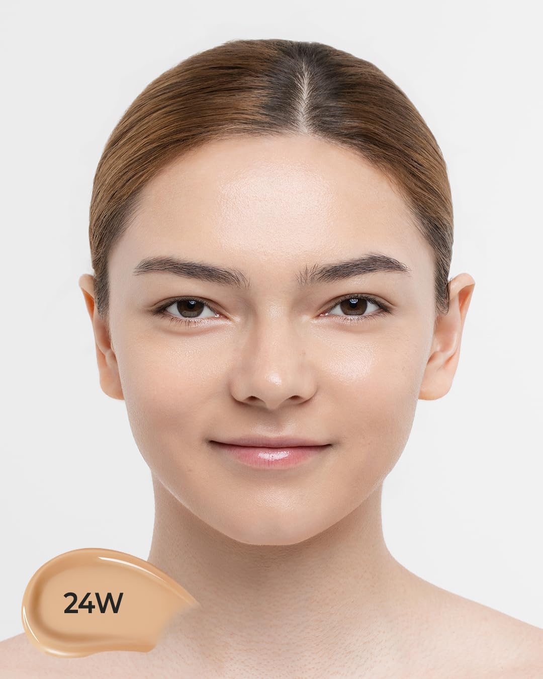 JUNG SAEM MOOL blended on skin close-up, displays dewy natural finish