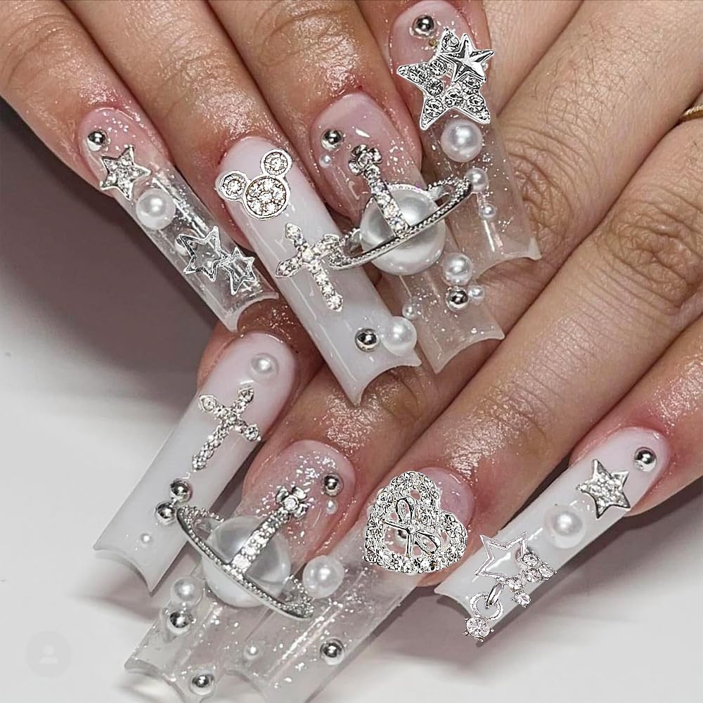 KACHIMOO charms applied on manicure showing 3D effect and light-catching benefit