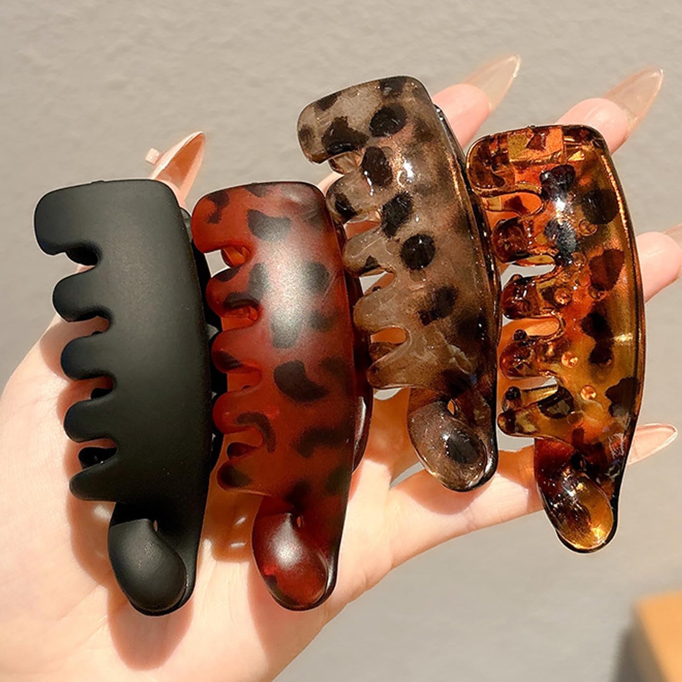 KAICCOSO clip holding a half-bun demonstrating secure everyday wear