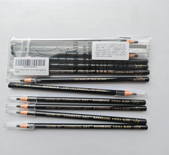 KAIQIKAIXI size comparison in hand to show compact travel-friendly dimensions
