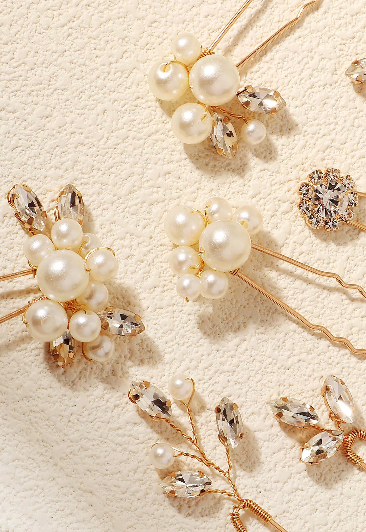 KALOLIA close-up of rhinestones showing sparkle for wedding hair