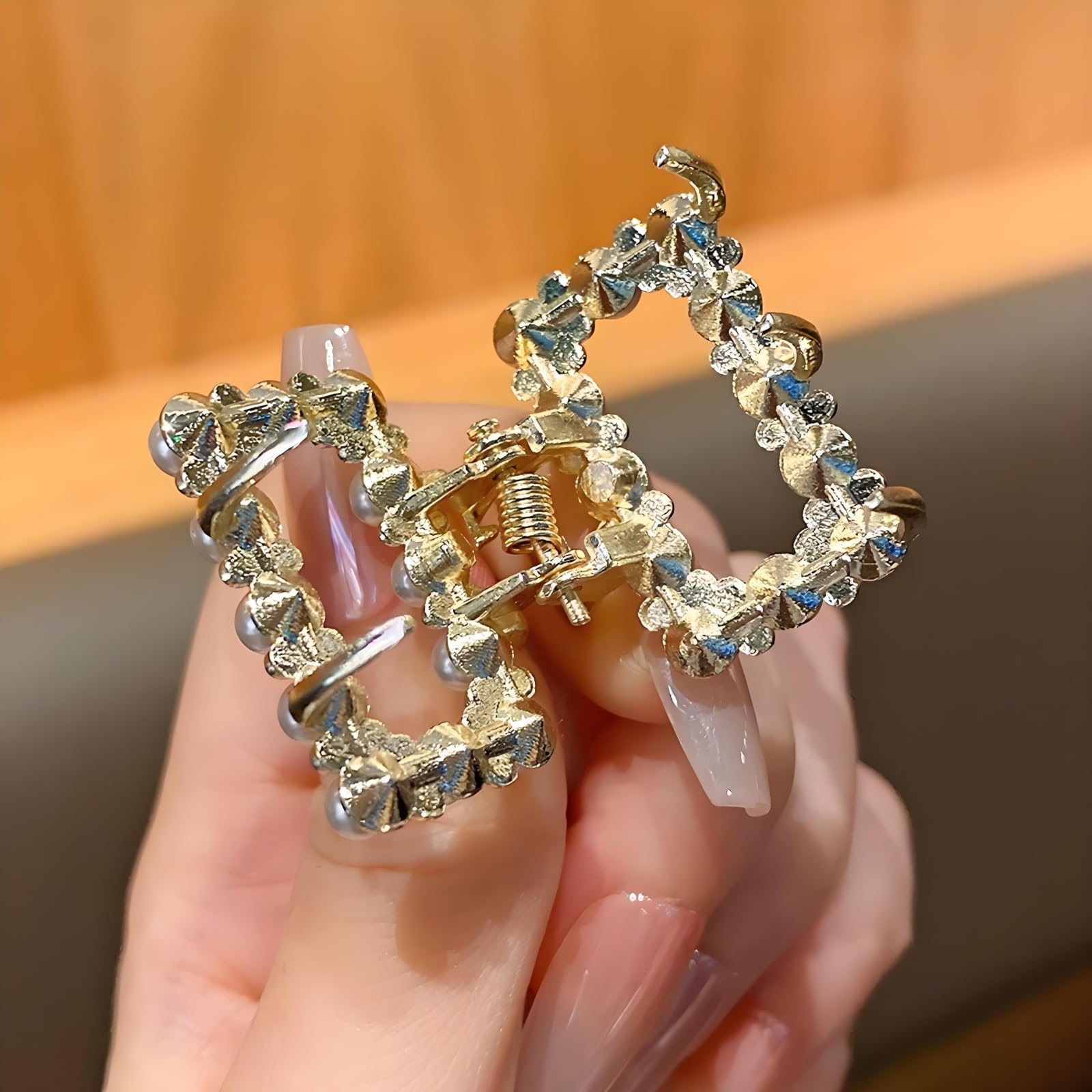 KANXINR clip used as wedding hairstyle accent for subtle glamour
