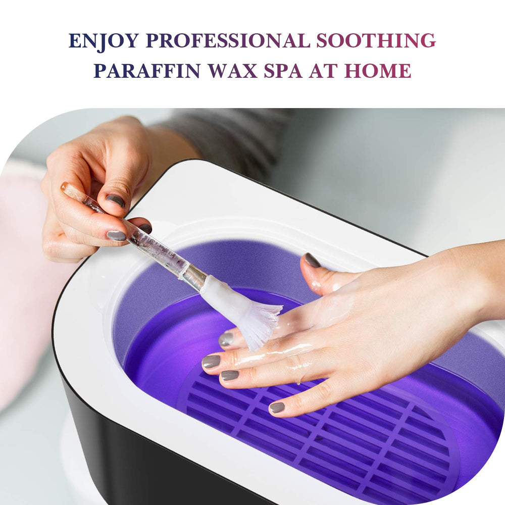 KARITE demonstration of hand dipping into wax highlighting softening and comfort