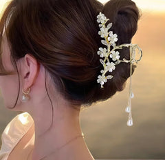 Kemmintvn clip holding a neat bun demonstrating practical styling