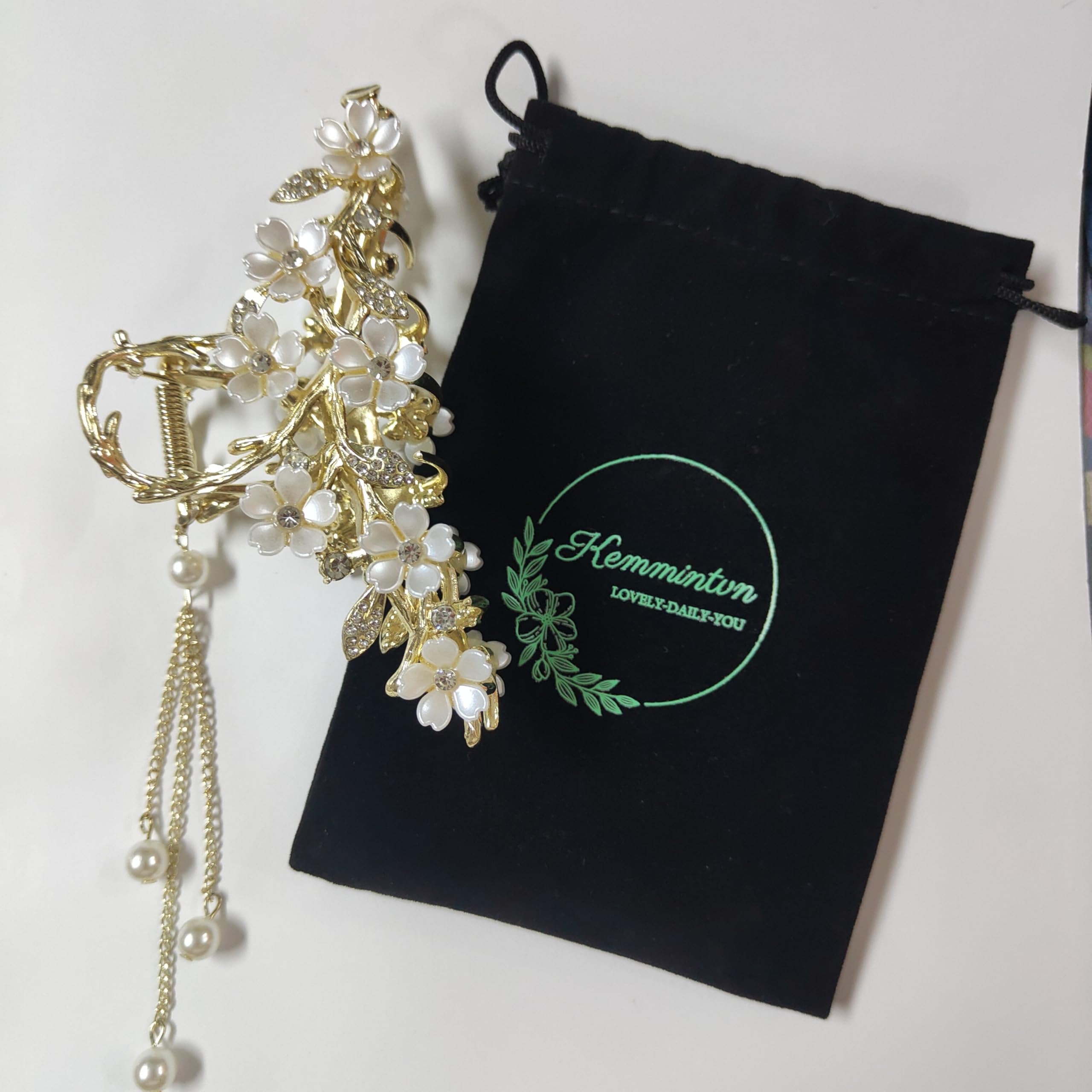 Kemmintvn close-up of lily of the valley petal details with sparkle