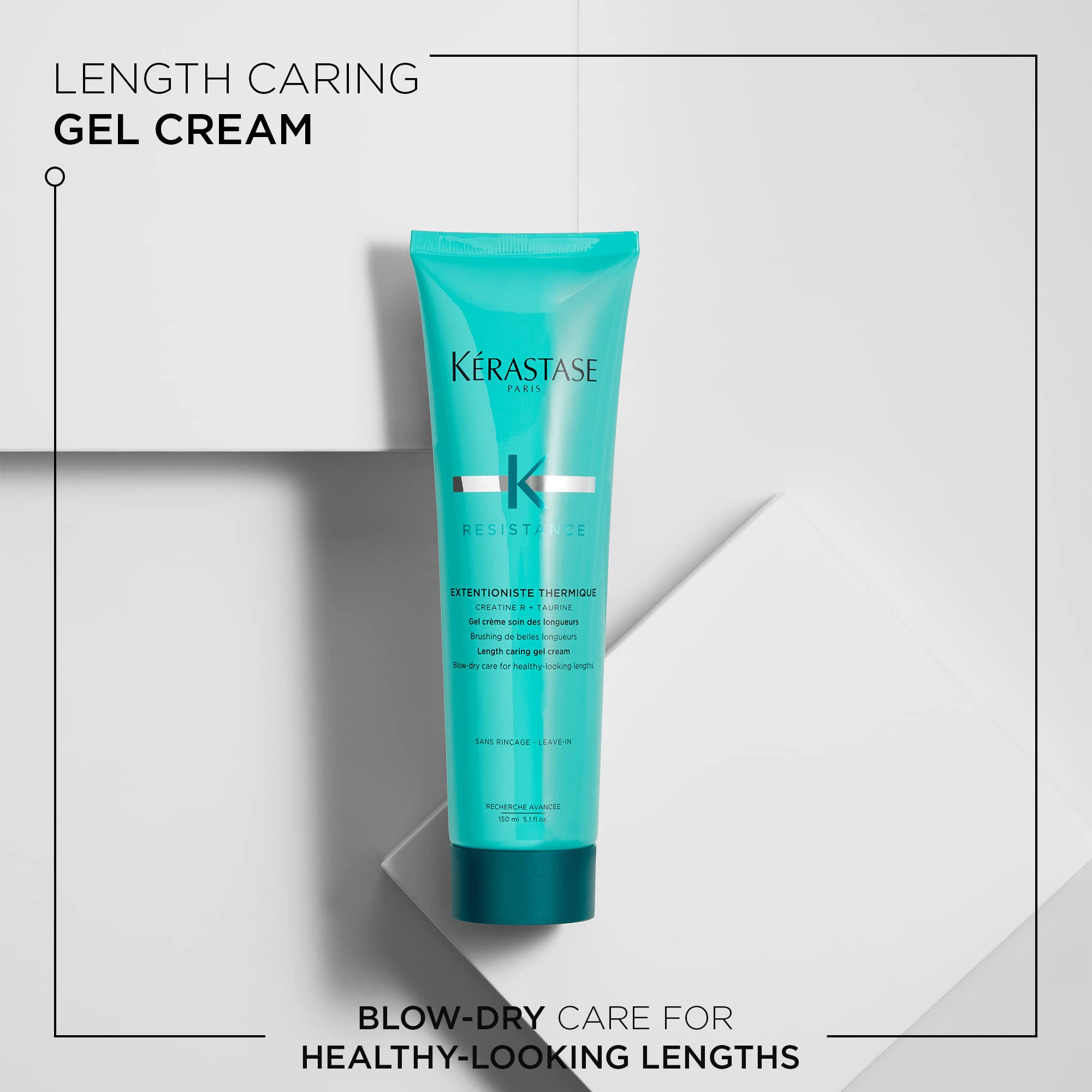 KÉRASTASE cream on palm and texture close-up offering lightweight smoothing