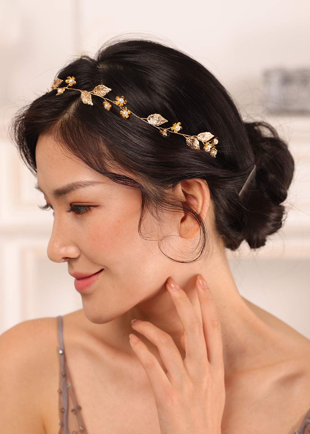 Kercisbeauty headband in wedding setting conveys wearable photo-ready elegance