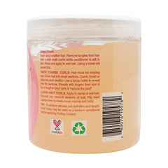 Kinky Curly applied to wet hair with fingers, demonstrates smooth application and definition