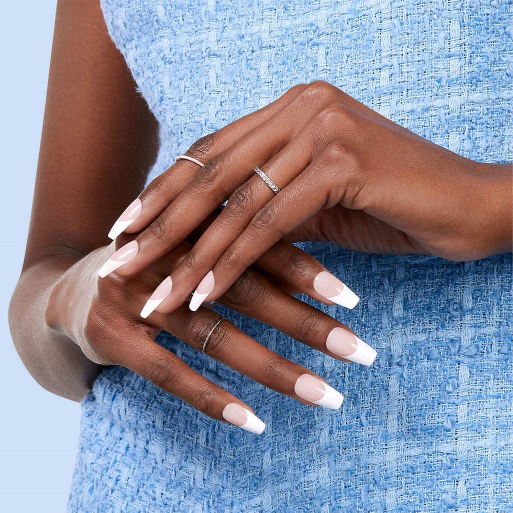 KISS side profile of coffin-shaped nail demonstrating comfort and natural curve