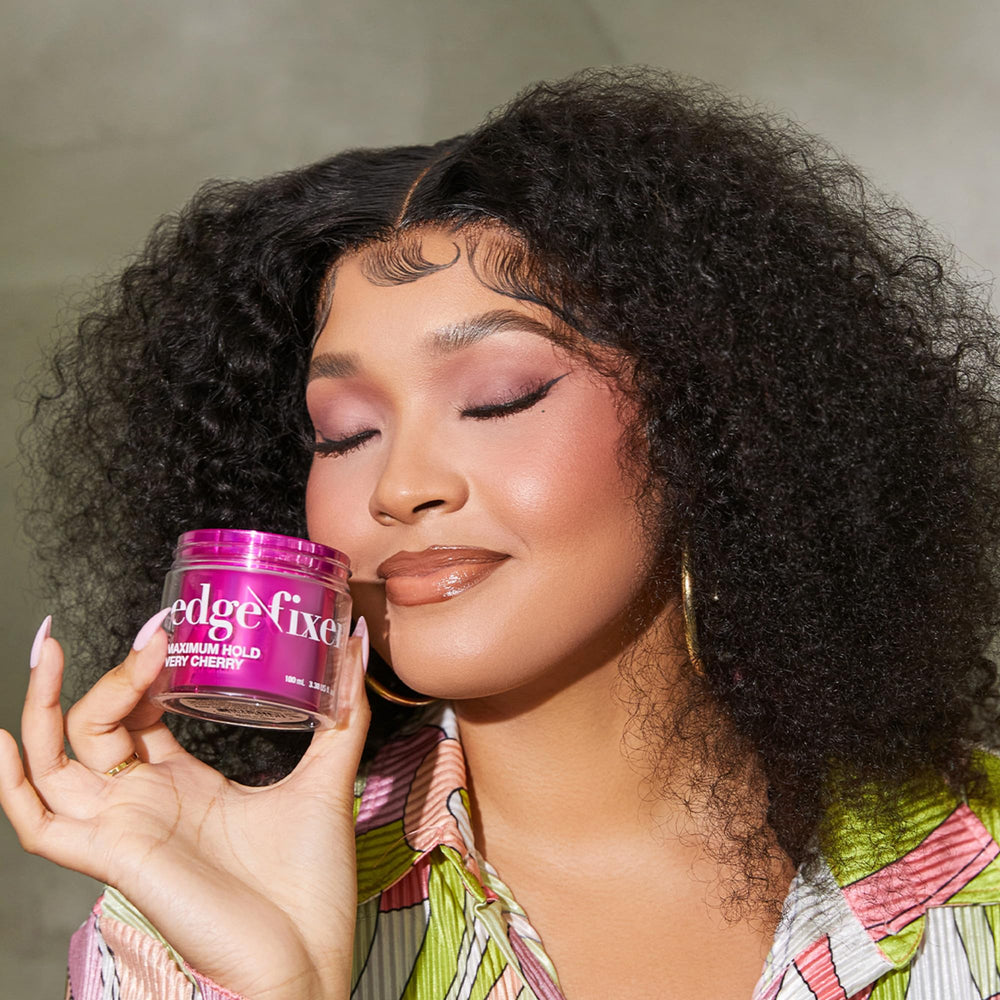 KISS COLORS & CARE close-up label highlighting Biotin B7 ingredient for edge support