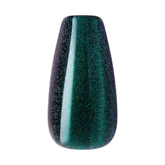 KISS core on a hand model in a lifestyle scene showing confident, eye-catching manicure