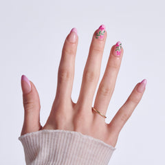 KISS core 2g nail glue tube close-up, strong-bond benefit