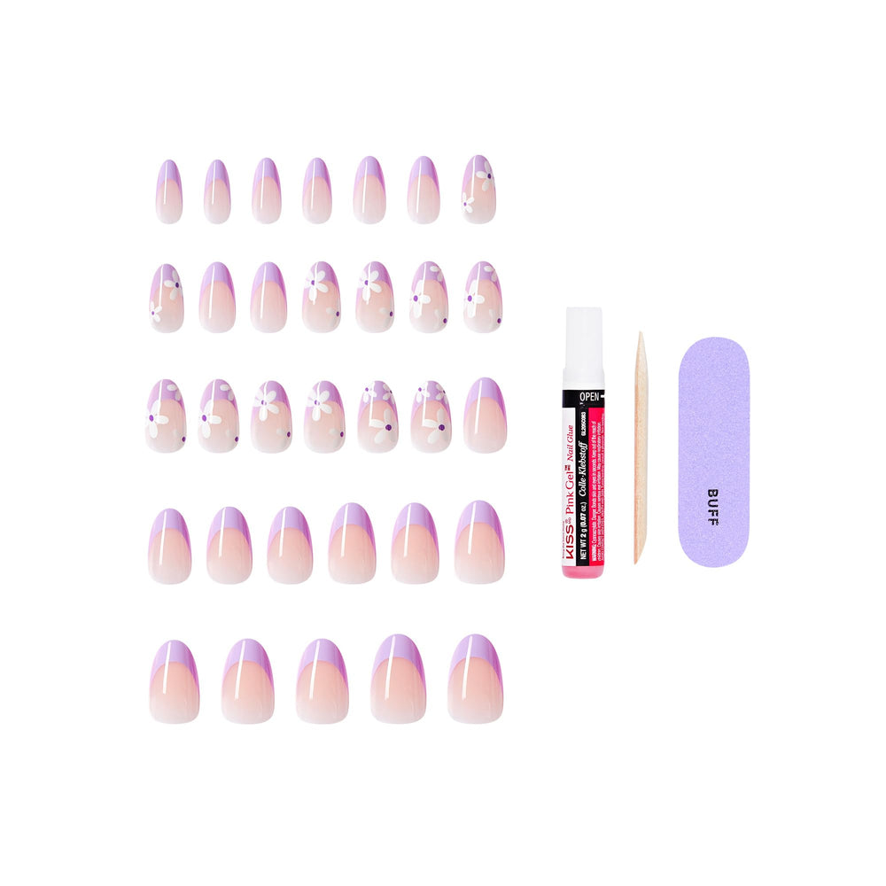 KISS CORE nails on hand lifestyle image demonstrating wearable length and everyday confidence