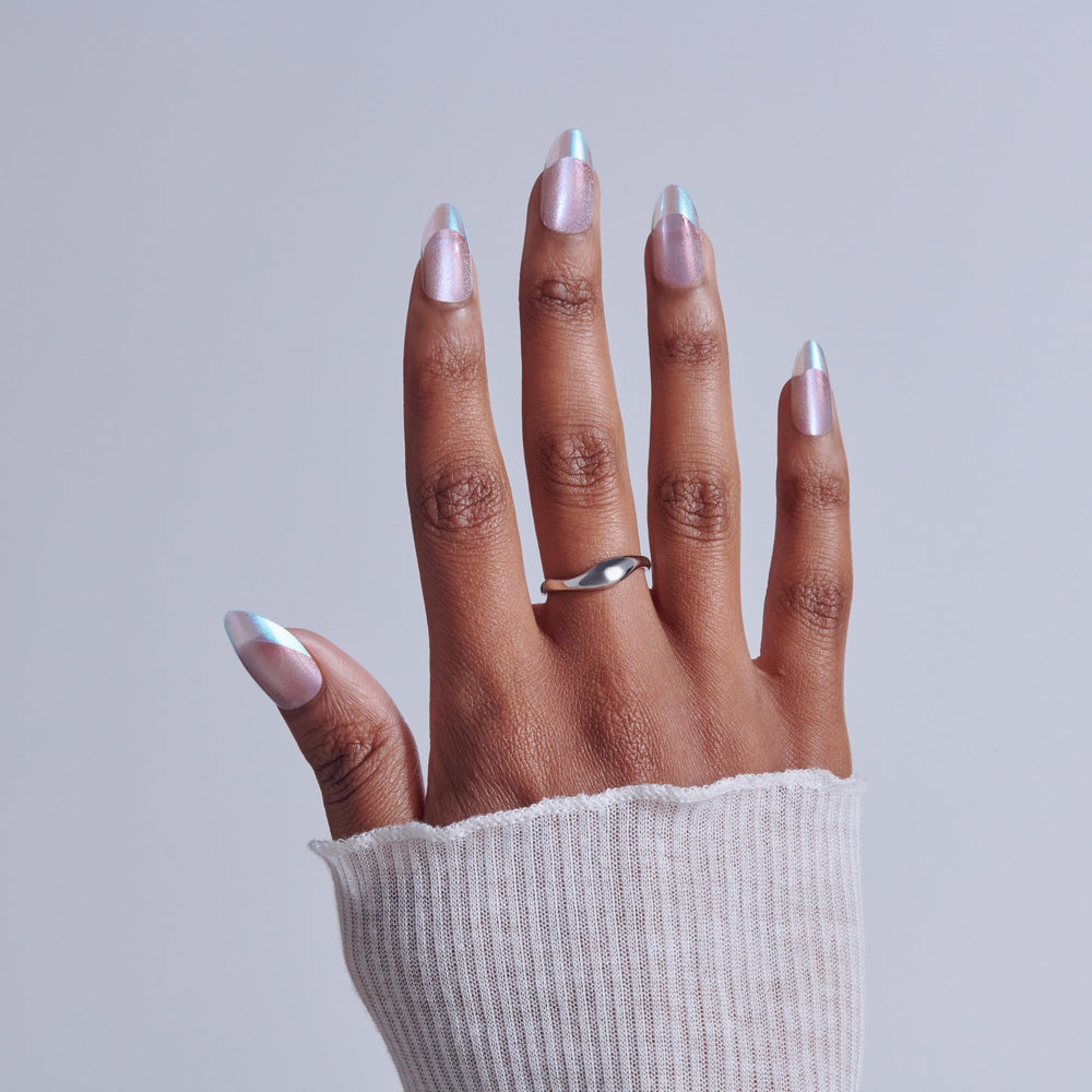 KISS Glam spread of 32 nails showing size variety for a natural, tailored fit