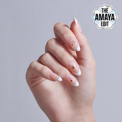 KISS Glam Zephyr full 32-piece nail layout with varied sizes for better fit