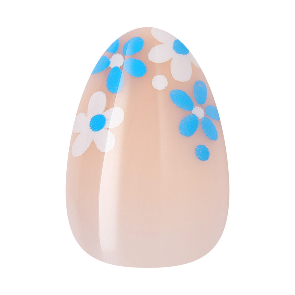 KISS "Tune" worn on hands in lifestyle scene highlighting instant polished look for events