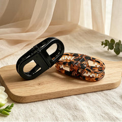 Kistreao clips in bathroom during blow-dry for hands-free convenience