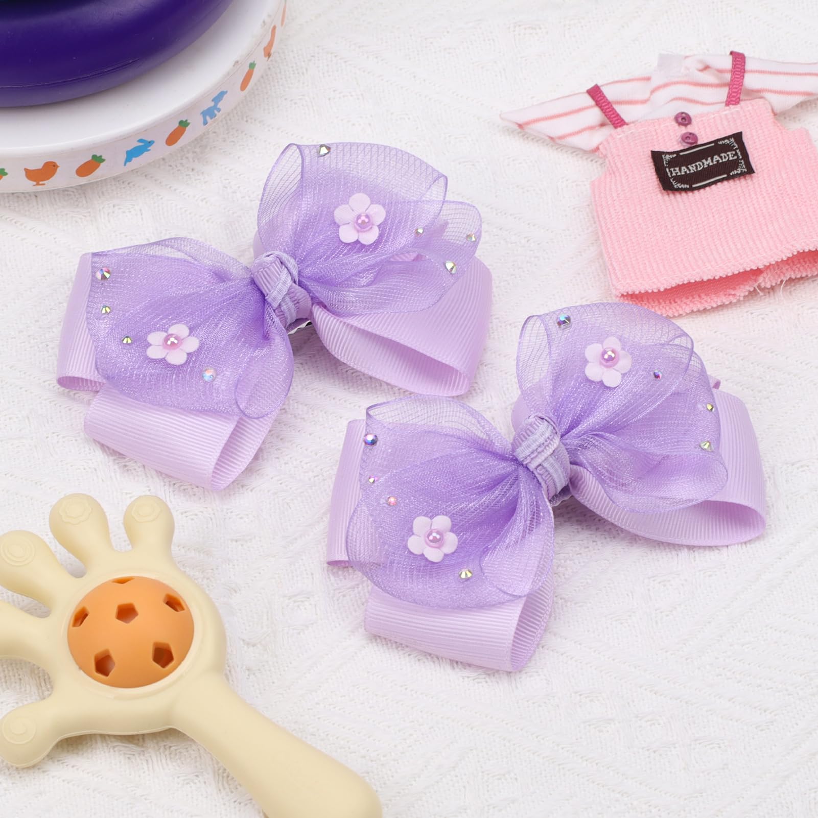 KISZU inner clip close-up shows secure grip for fine hair