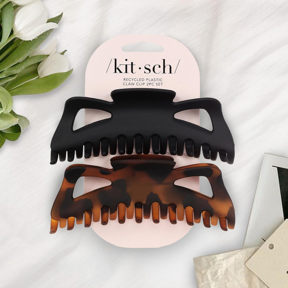 Kitsch tortoise pattern detail highlighting stylish look that complements outfits