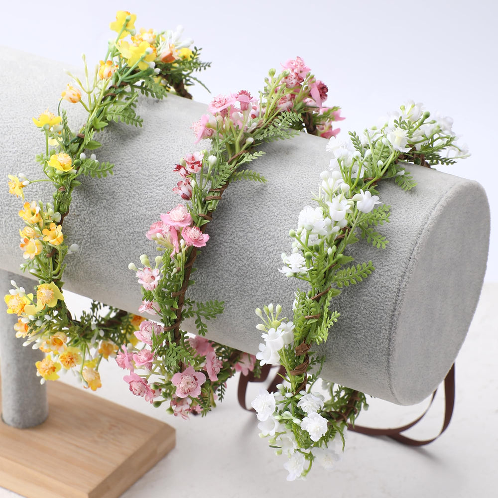 KorViSHOW lifestyle on wedding table showcasing romantic event-ready accessory