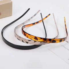 KOVOLITU headband used during skincare routine showing convenient hands-free hair control