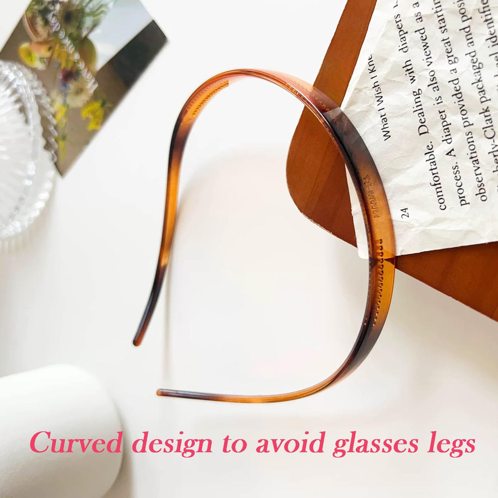 KOVOLITU model wearing headband with glasses for comfortable wear benefit