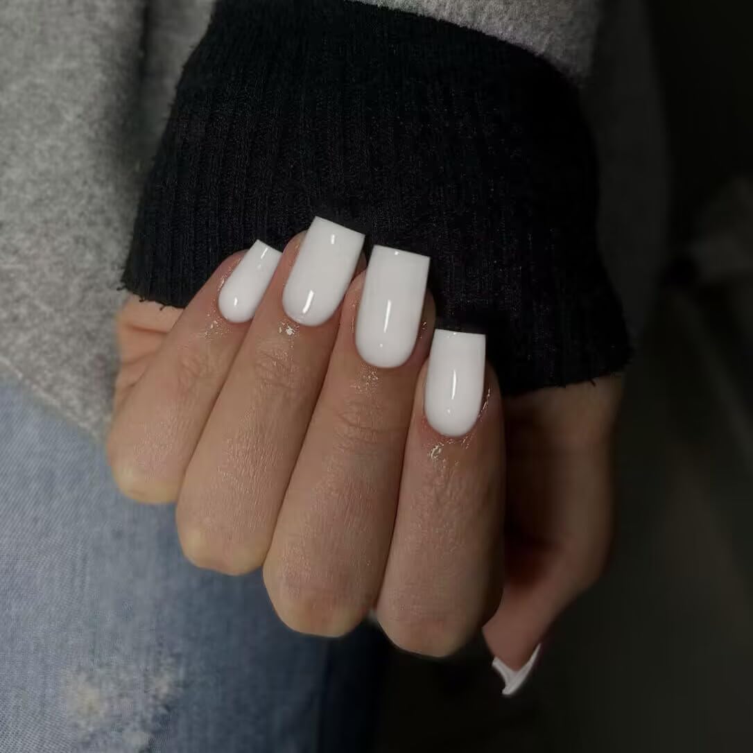 KQueenest close-up of nail texture showing acrylic-like finish for realism