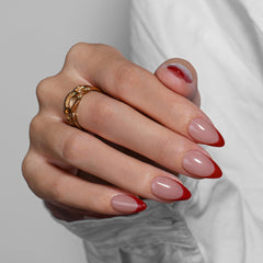 KQueenest close-up of almond shape and smooth gel texture for natural look
