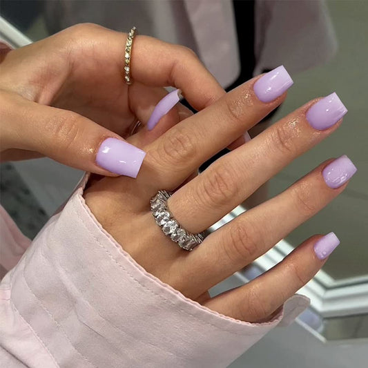 KQueenest close-up of nail surface texture highlighting smooth gel-like finish