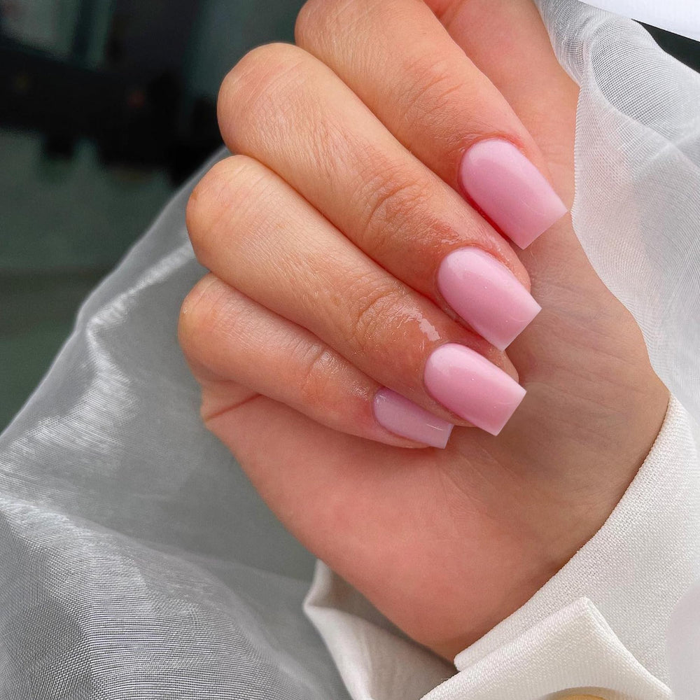 KQueenest close-up gel texture highlighting durable glossy finish
