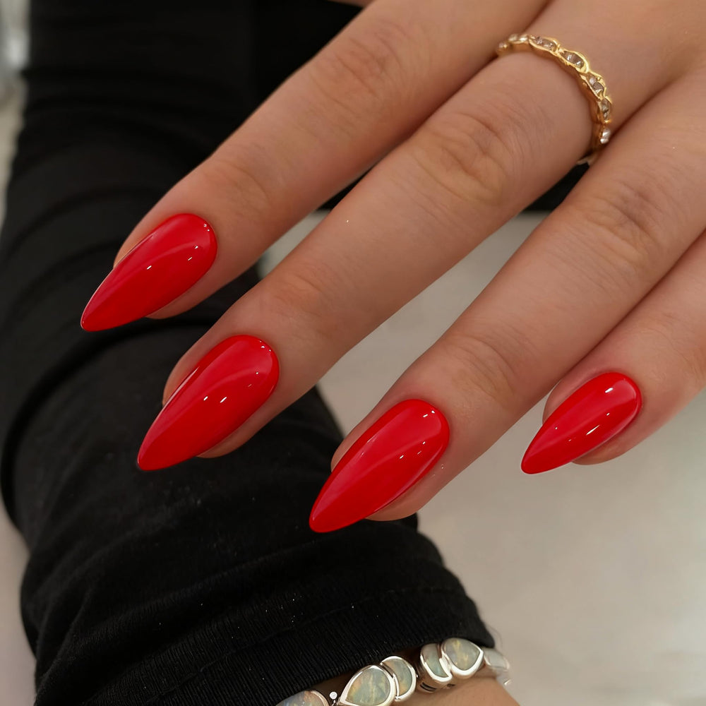 KQueenest front packaging displaying 24-piece light red nail set for quick salon look