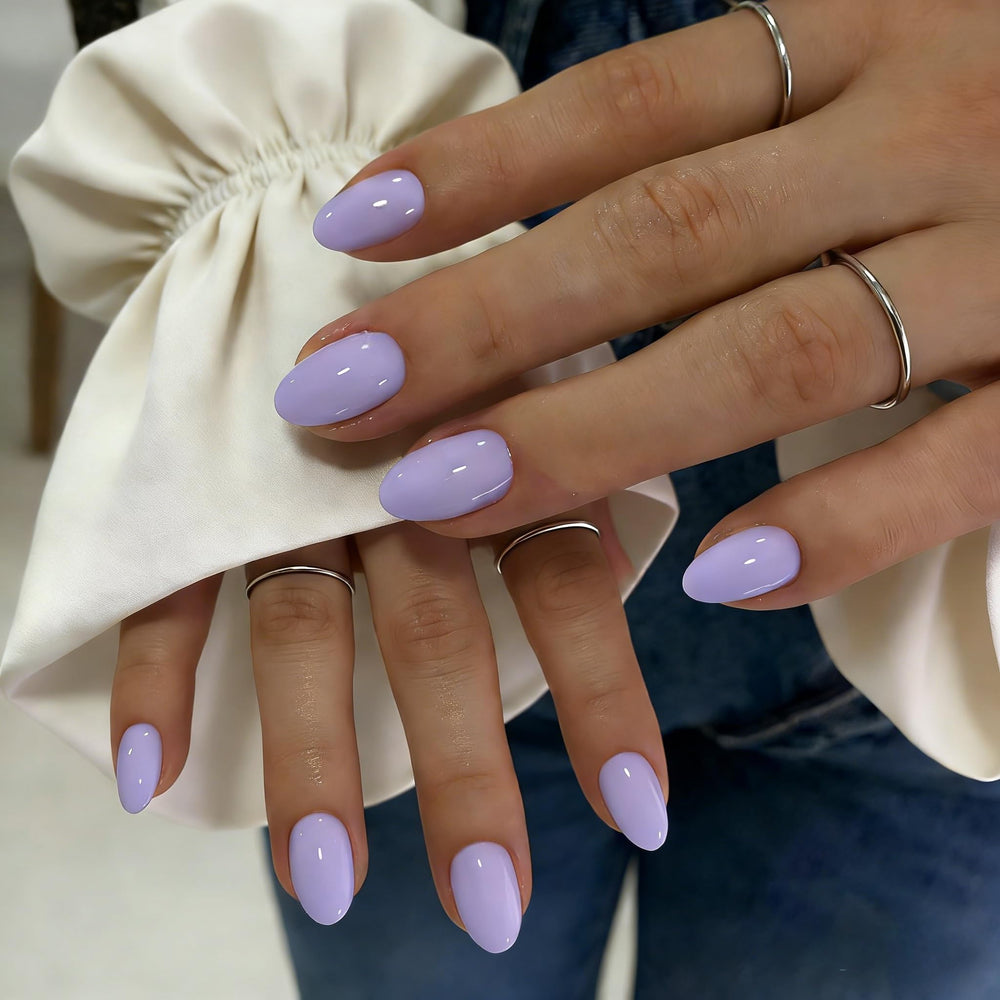 KQueenest front packaging showing lilac short press-on nails, quick salon look