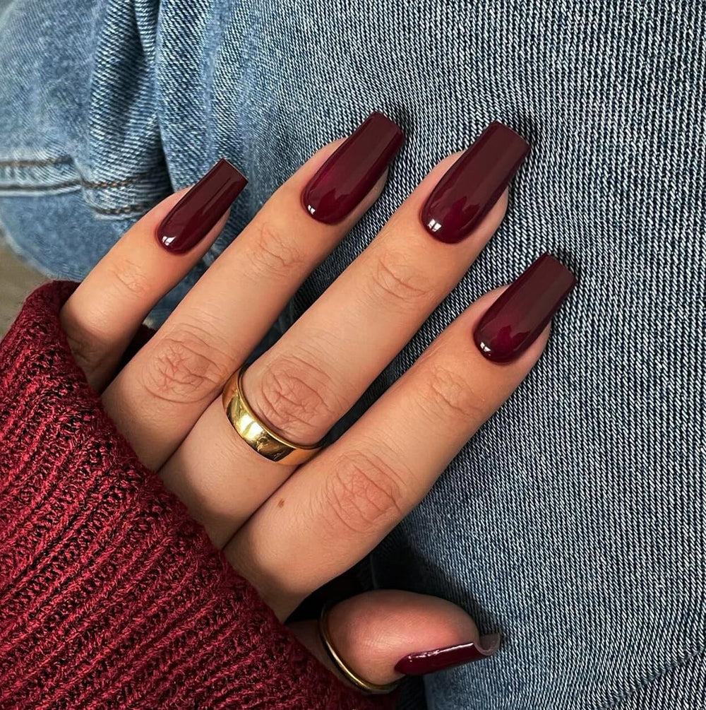 KQueenest front packaging showing burgundy press-on nails and sizes, durable convenience